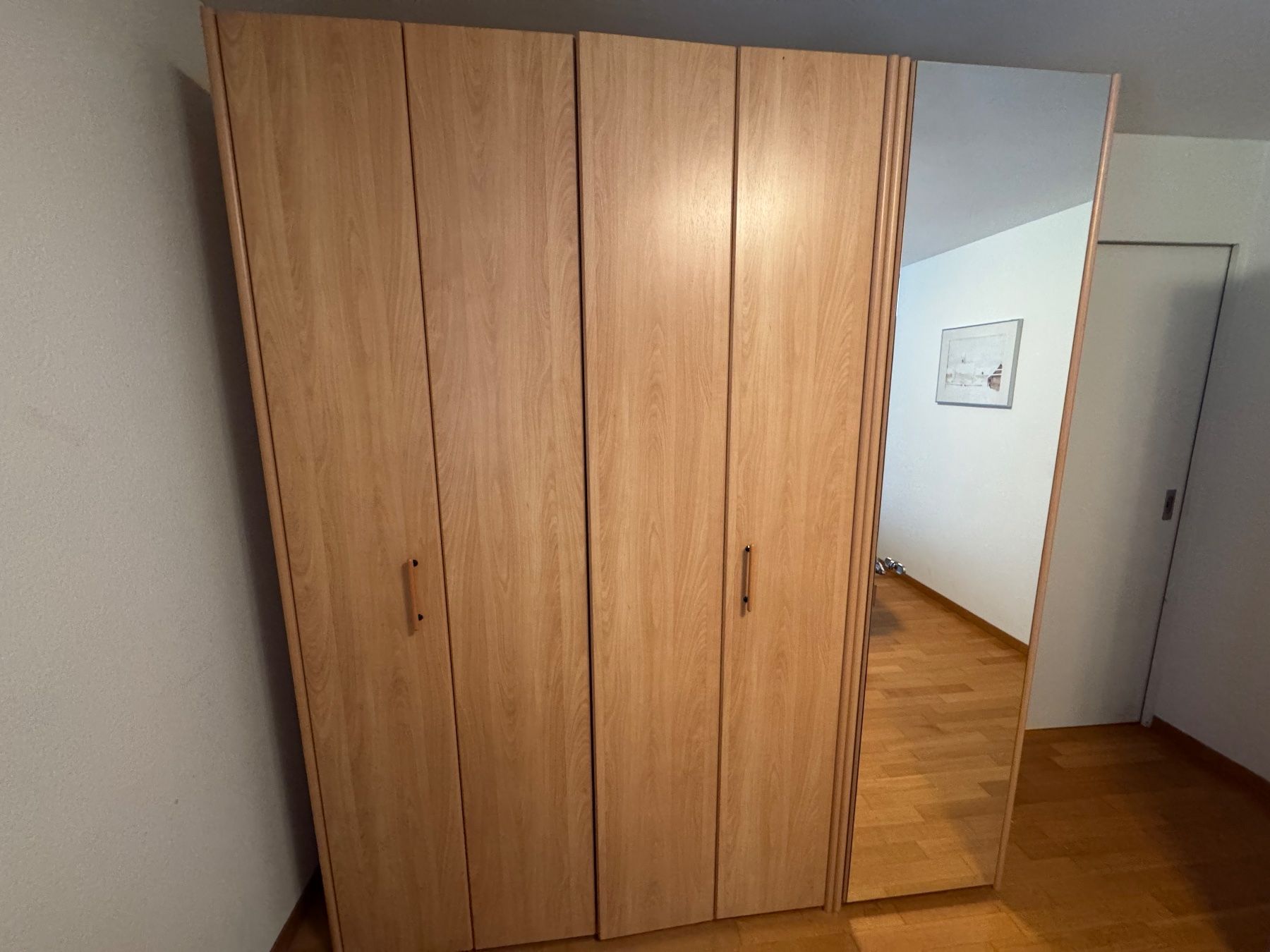 Armoires: Kleiderschrank mit Spiegeltüren – D'occasion à Hünenberg par roo_rw6t 3