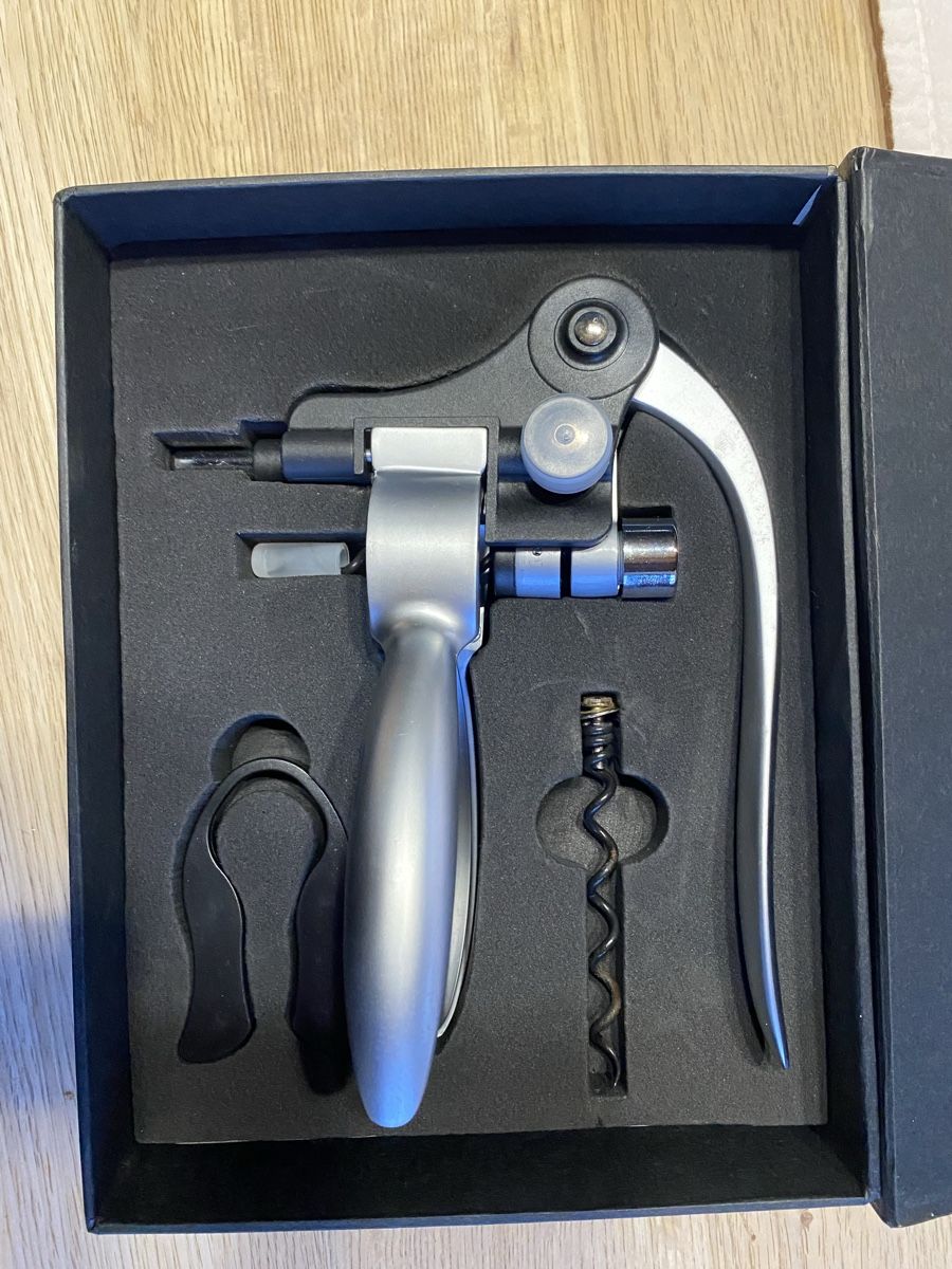 Apribottiglie & Tappi per chiusura: Coffret kit tire -bouchons NEUF – Nuovo (secondo la descrizione) da Genève venduto da pilarina