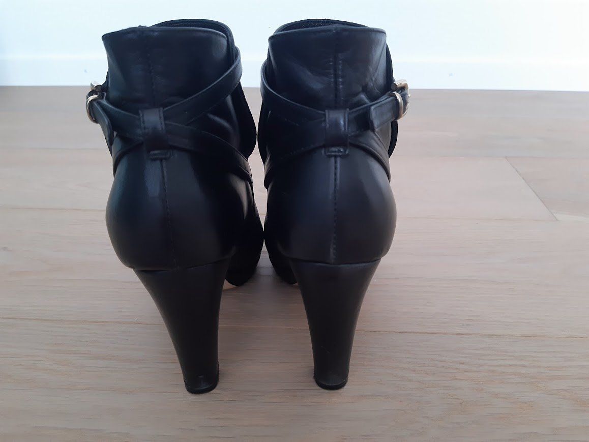 Scarpe da donna: Fabri Chaussure Stifeletten 39 schwarz – Usato da Meilen venduto da Aesthetin 1