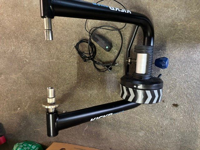 Wahoo Hometrainer: Velo Rollentrainer – Gebraucht aus Uttigen von gurugus 1
