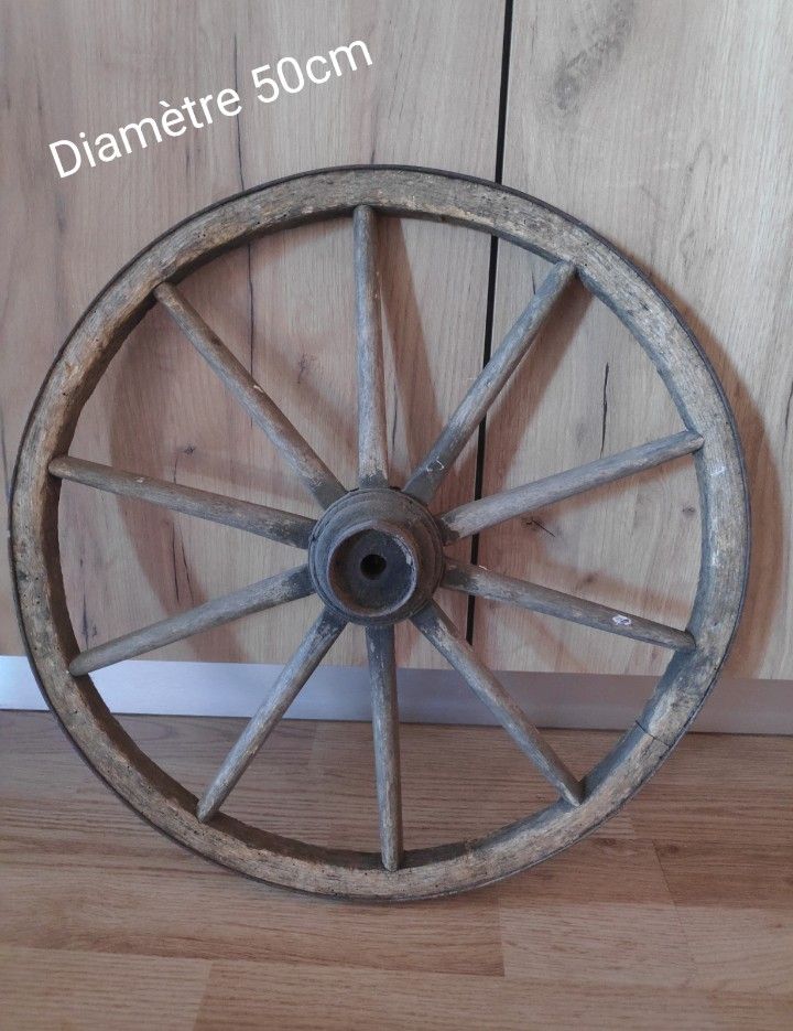 Pneumatici & Ruote complete: Roue de charrette ancienne, diamètre 50cm, déco rustique. – Usato da Couvet venduto da fat_kyl7