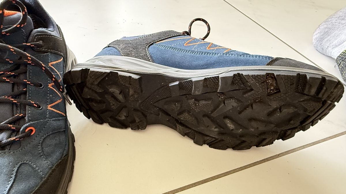 Chaussures hommes: Wanderschuhe blau orange Grösse 42.5 getragen – D'occasion à Buchrain par Kindlein 1