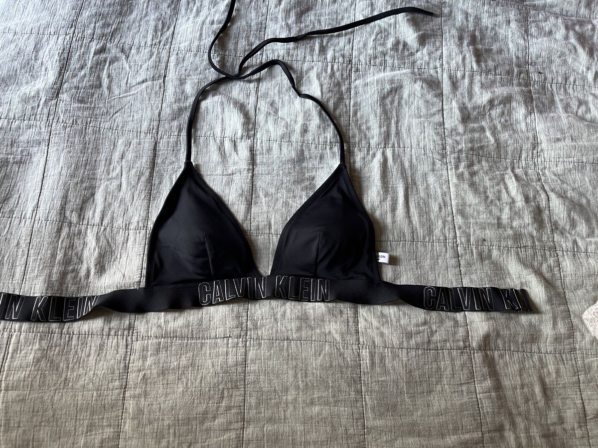 Calvin Klein Costumi da bagno & Bikini: Calvin Klein Triangel Bikini Top – Usato da Fribourg venduto da ncv_h2lr