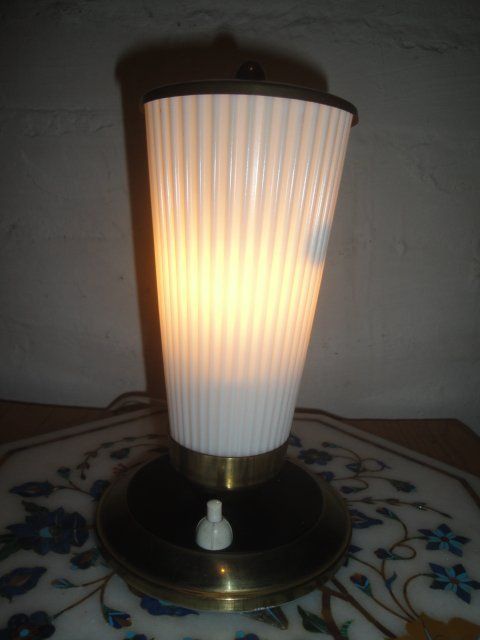 Lampen: Tischlampe aus Messing und Kunststoff – Gebraucht aus Zürich von Paykan 1