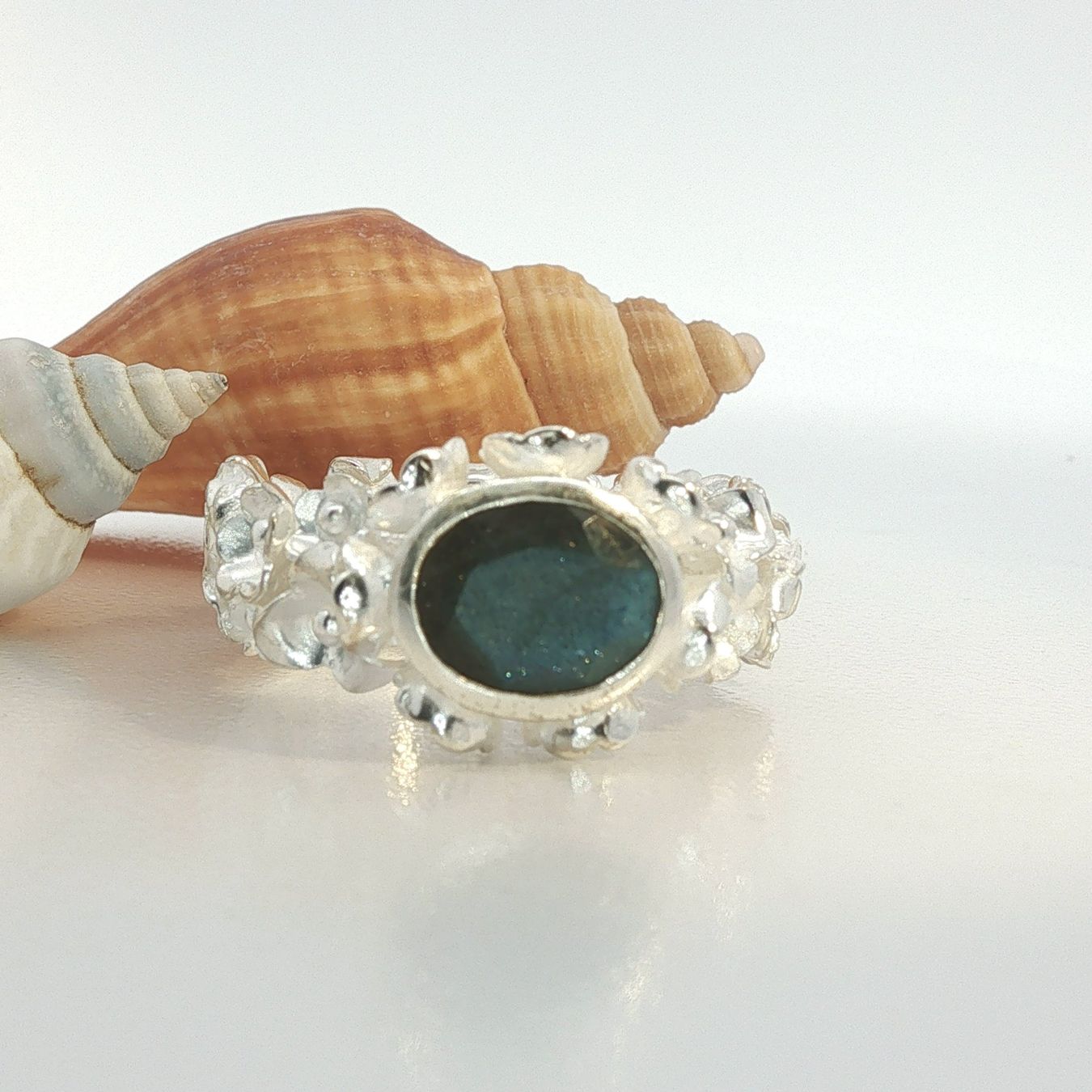 Olga Ribler Anelli: Statement Blumen Ring mit Labradorit – Grösse 60 – Nuovo (secondo la descrizione) da Luzern venduto da Schmuckoutlet 6