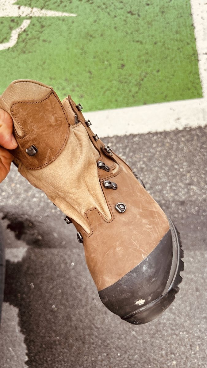 Herrenschuhe: Hiking Boots Leather Brown Used Size Unknown – Gebraucht aus Vulpera von Tome1989 1