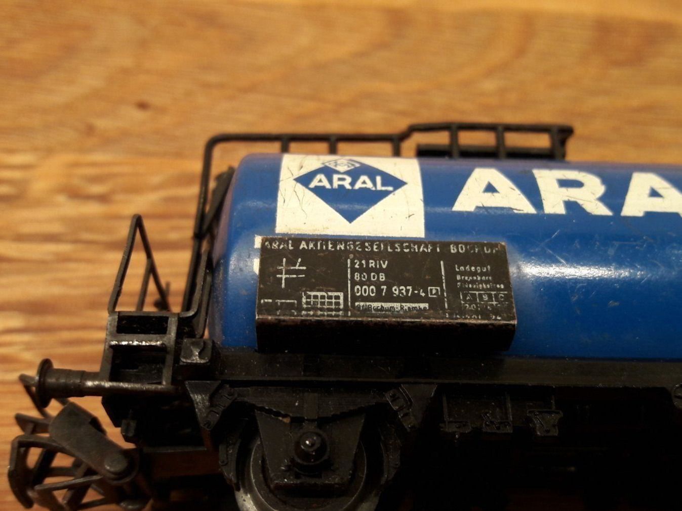 Märklin Modellini di ferrovie: Märklin HO AC : DB wagon citerne ARAL – Usato da Buttes venduto da Cafe2005 6