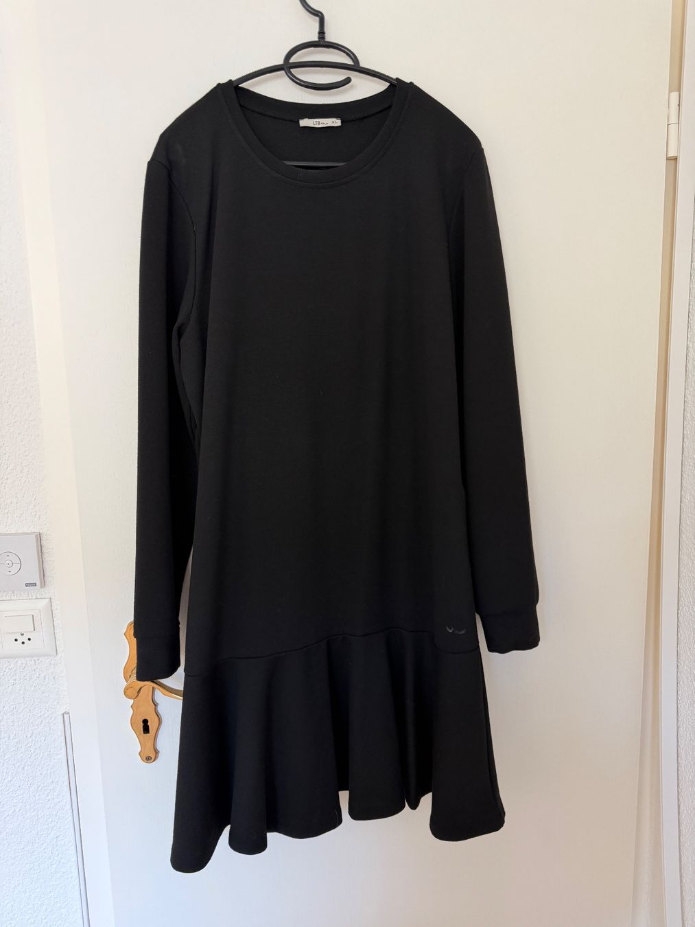 Vestiti: Kleid Grösse XL – Nuovo (secondo la descrizione) da Schübelbach venduto da Sambodscha