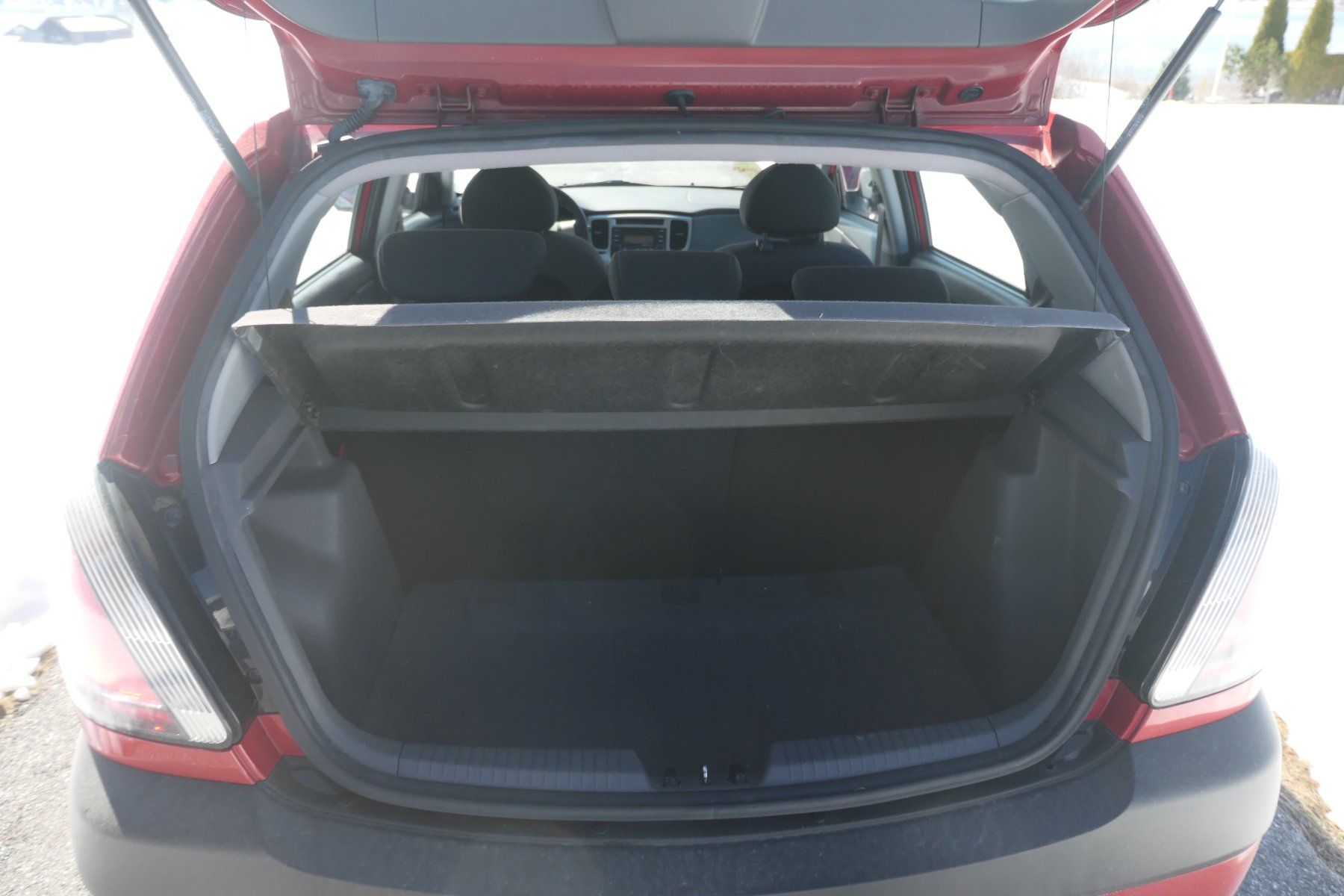 Kia Automobili: Kia Rio 1.4 Trend – Usato da Einsiedeln venduto da Salube 5