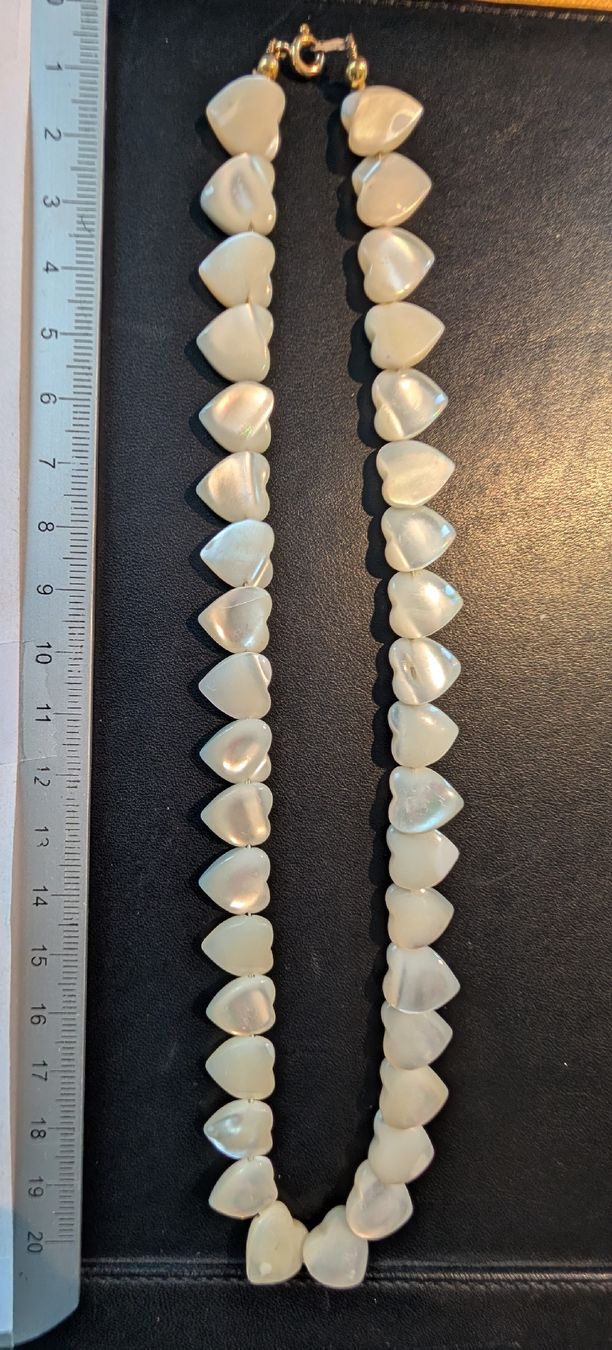 Catenine: Perlmutt Halskette Herzform weiss – Usato da Münsingen venduto da Rehtre 2