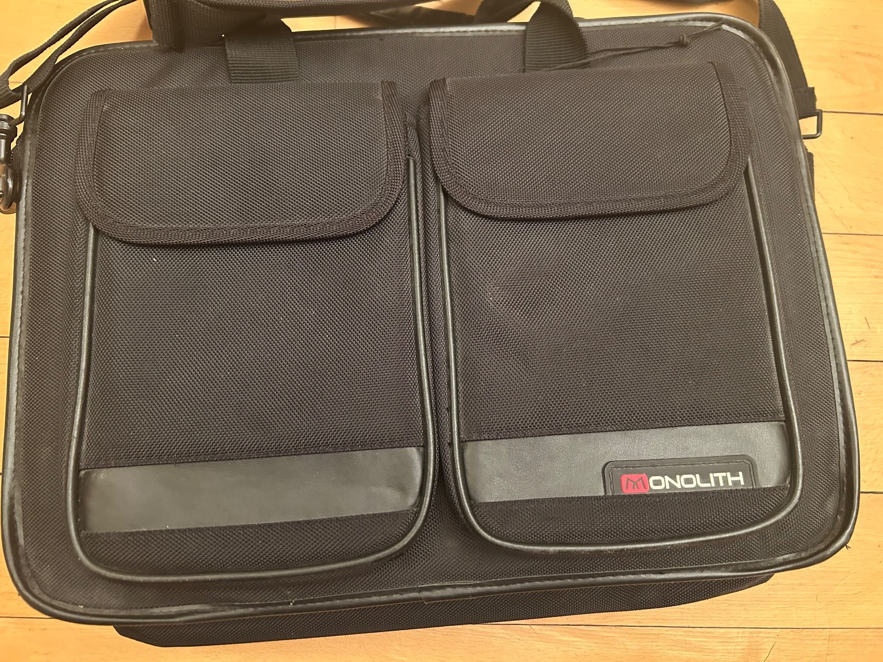 Monolith Valigie & Borse: Monolith Aktentasche aus robustem Nylon, NP 63.- – Usato da Rorschacherberg venduto da Svebe 2