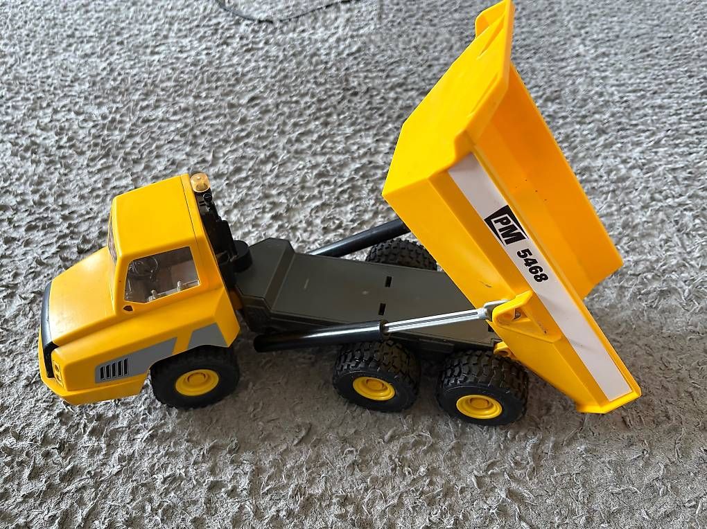 Playmobil Giocattoli: Playmobil Lastwagen PM 5468 – Usato da allschwil venduto da sophie141208 1