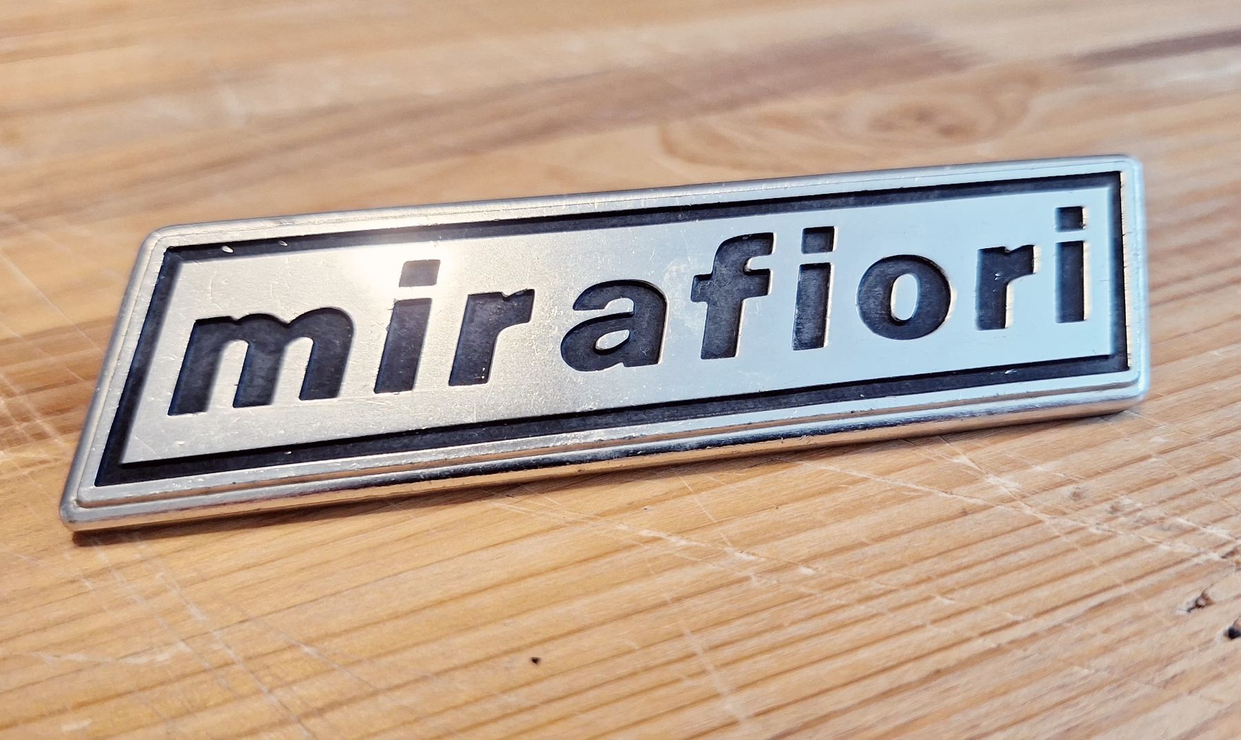 Fiat Tutti pezzi di ricambio auto: Fiat 131 ,,mirafiori" Emblem – Usato da Triesen venduto da BLACKSHEEP75 1