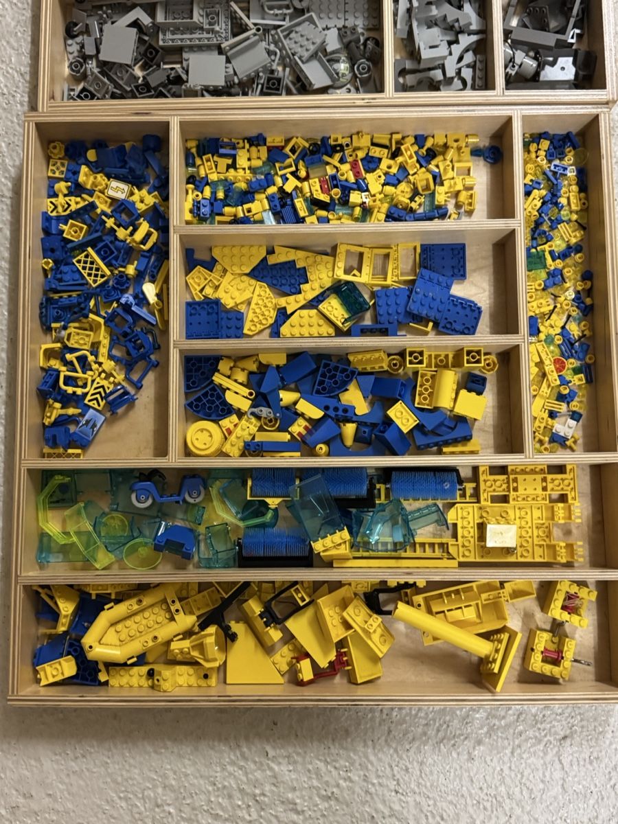 Lego Kit di costruzioni: Grosses Lego Konvolut nach Farben sortiert – Usato da Chur venduto da arxi