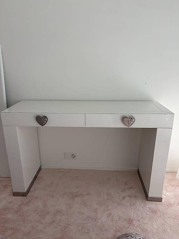 Kommoden: Console/Make up table – Gebraucht aus Sarnen von vik_jw5z 1