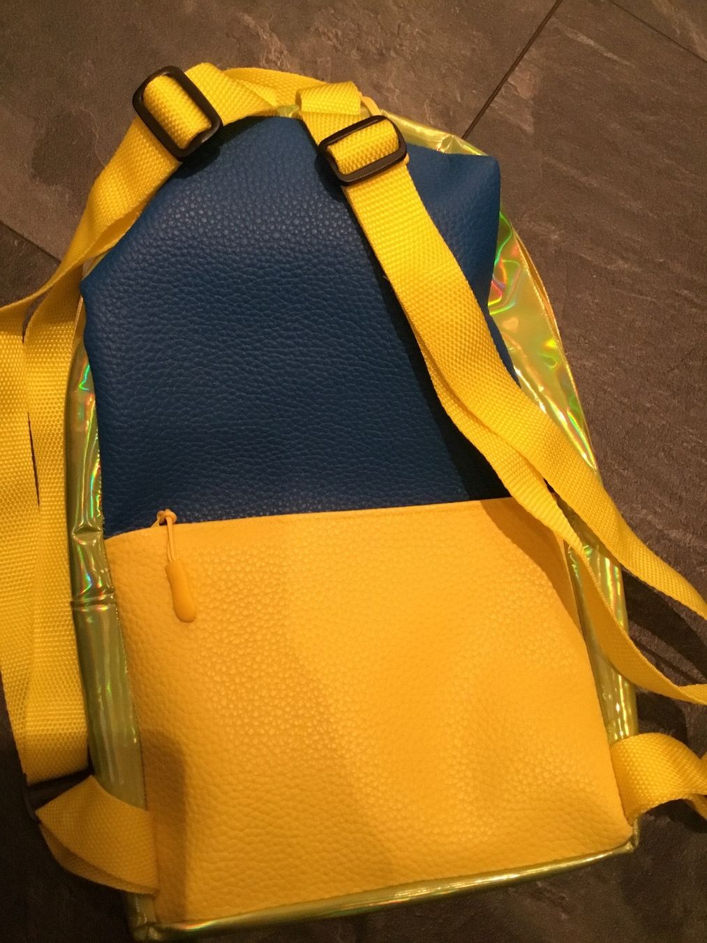 Taschen für Damen: Toller Kinderrucksack 30x20x10 Kunstleder – Neu (gemäss Beschreibung) aus Schaffhausen von grogga 2