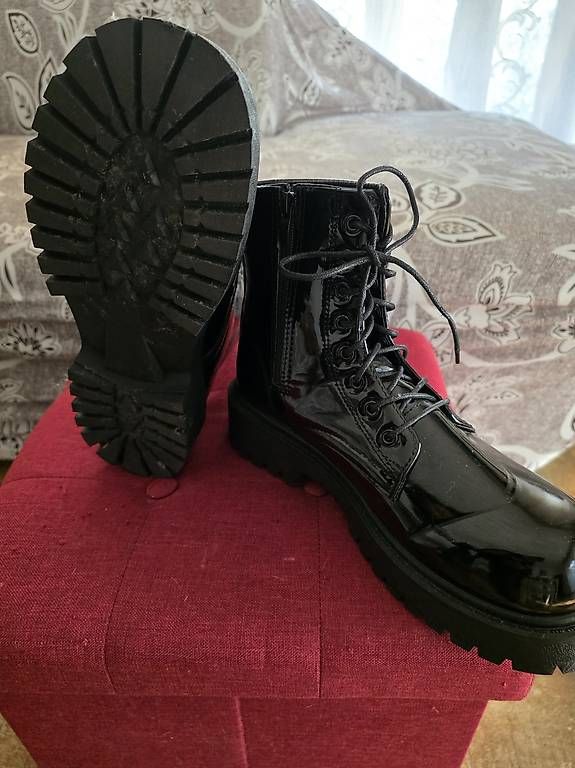 Herrenschuhe: Anfibi unisex – Gebraucht aus Agno von Scambio-Vendo-Agno 2