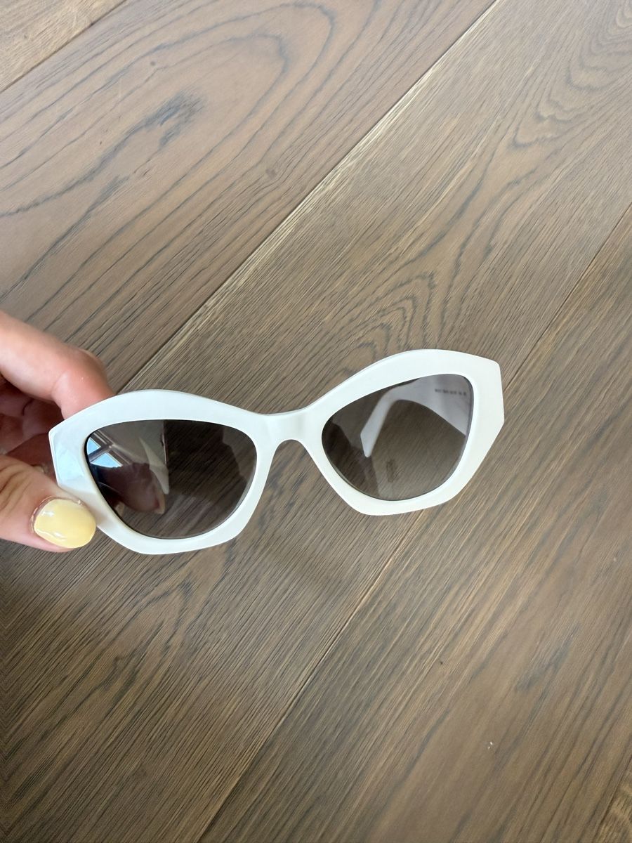 Prada Brillen & Gläser: Prada sunglasses with case – Gebraucht aus Zürich von Bellinka23