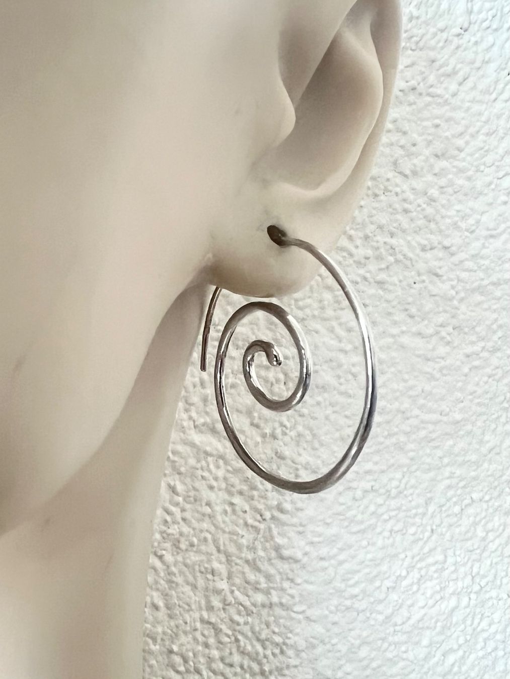 Ohrringe & -stecker: Spiral-Ohrringe Silberoptik | Boho Ethno Statement – Gebraucht aus Ruswil von artbyhand 3