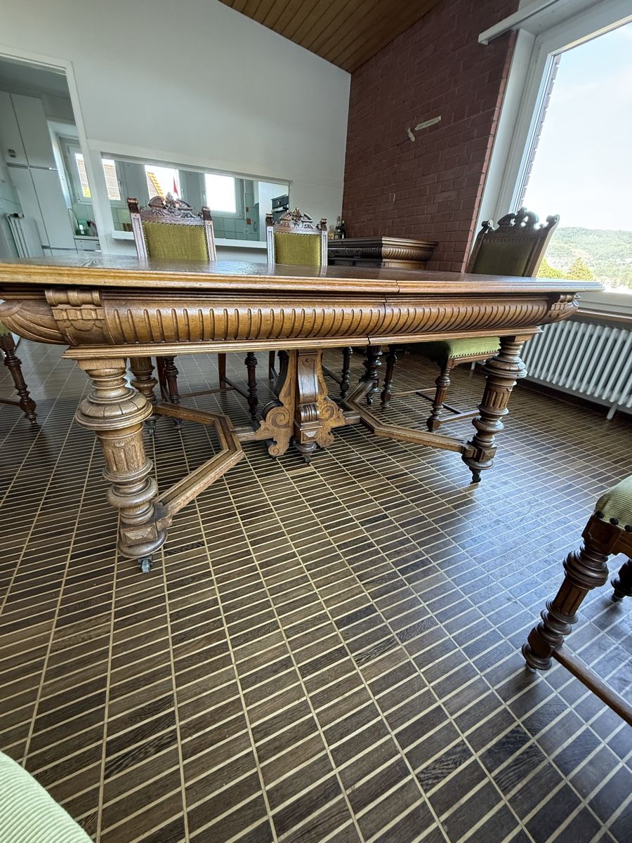 Tischset: Antique Oak Dining table and Chairs set – Gebraucht aus Reinach BL von rom_jb5y 1