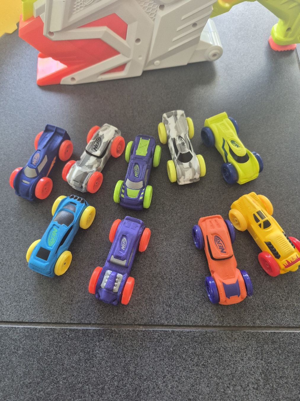 Nerf Giocattoli: Nerf Nitro et 9 voitures en mousses – Usato da Ins venduto da nanou84 1