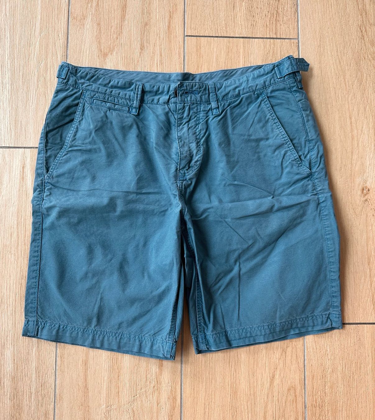 Burberry Pantaloni: Short BURBERRY bleu – Usato da La conversion venduto da Repio