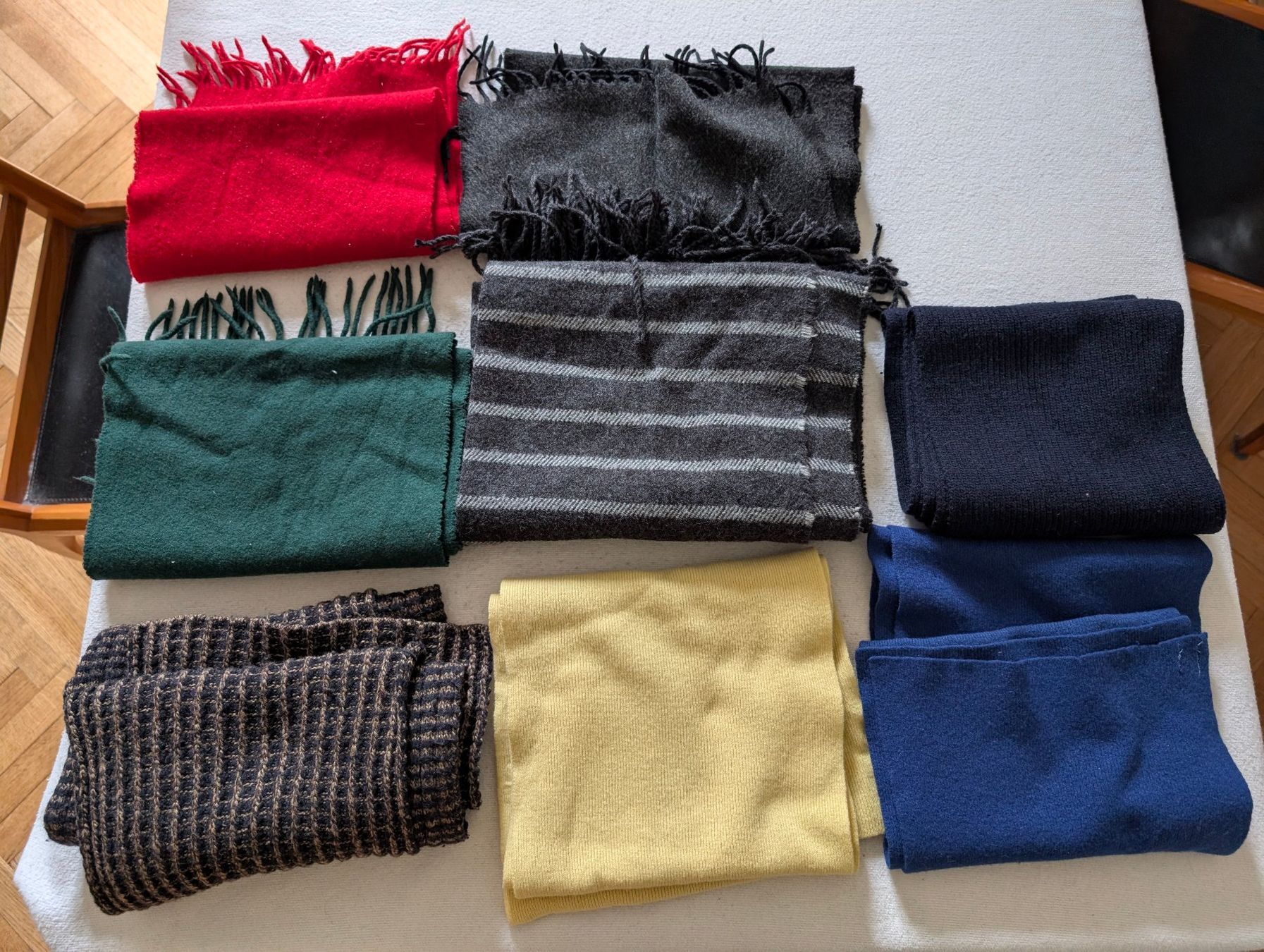 Foulards, Tücher & Schals: 8x scarves - Used, high quality, different colours – Gebraucht aus Fribourg von balzabalza