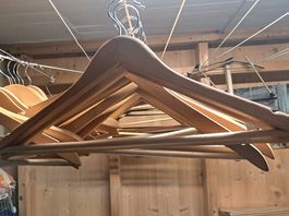 Kleiderbügel aus Holz