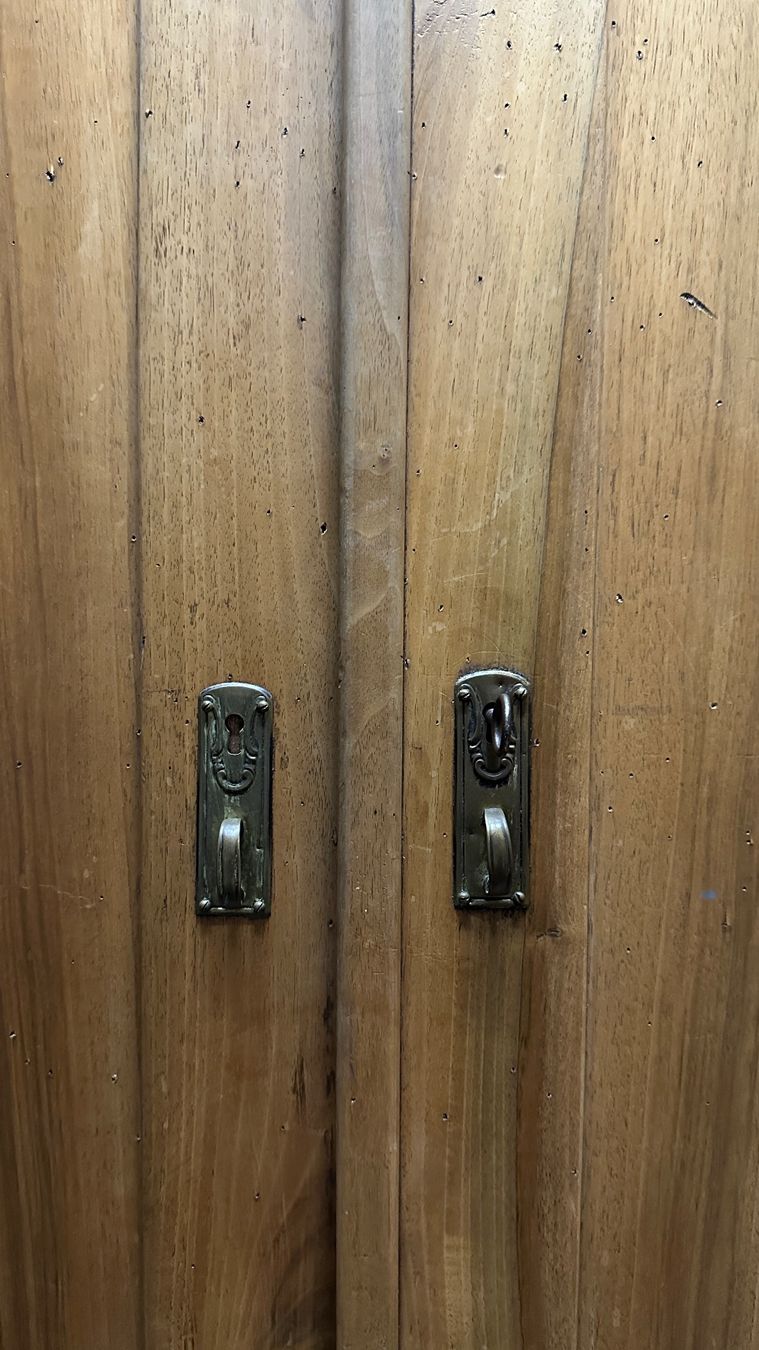 Armadi: Antiker Schrank – Usato da Zürich venduto da stu_g8dx 1
