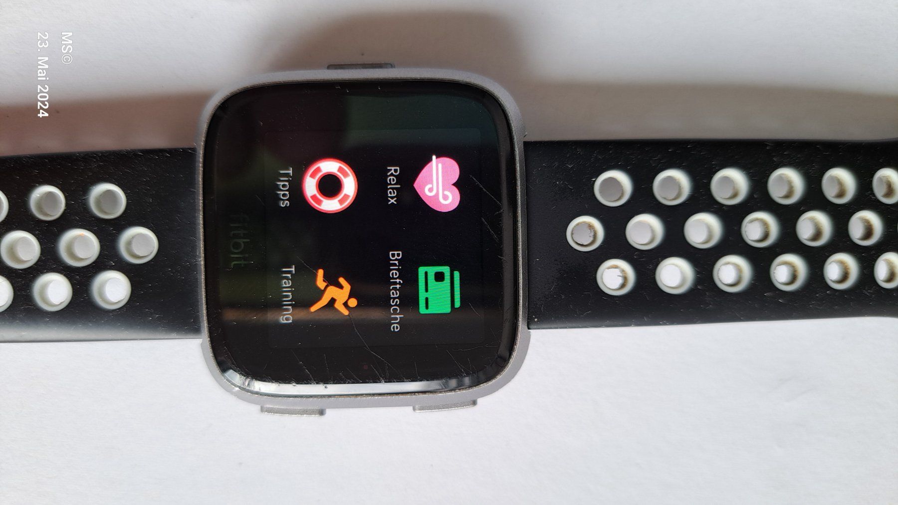 Fitbit Smartwatch: Fitbit Versa – Gebraucht aus Allschwil von Vision139 7