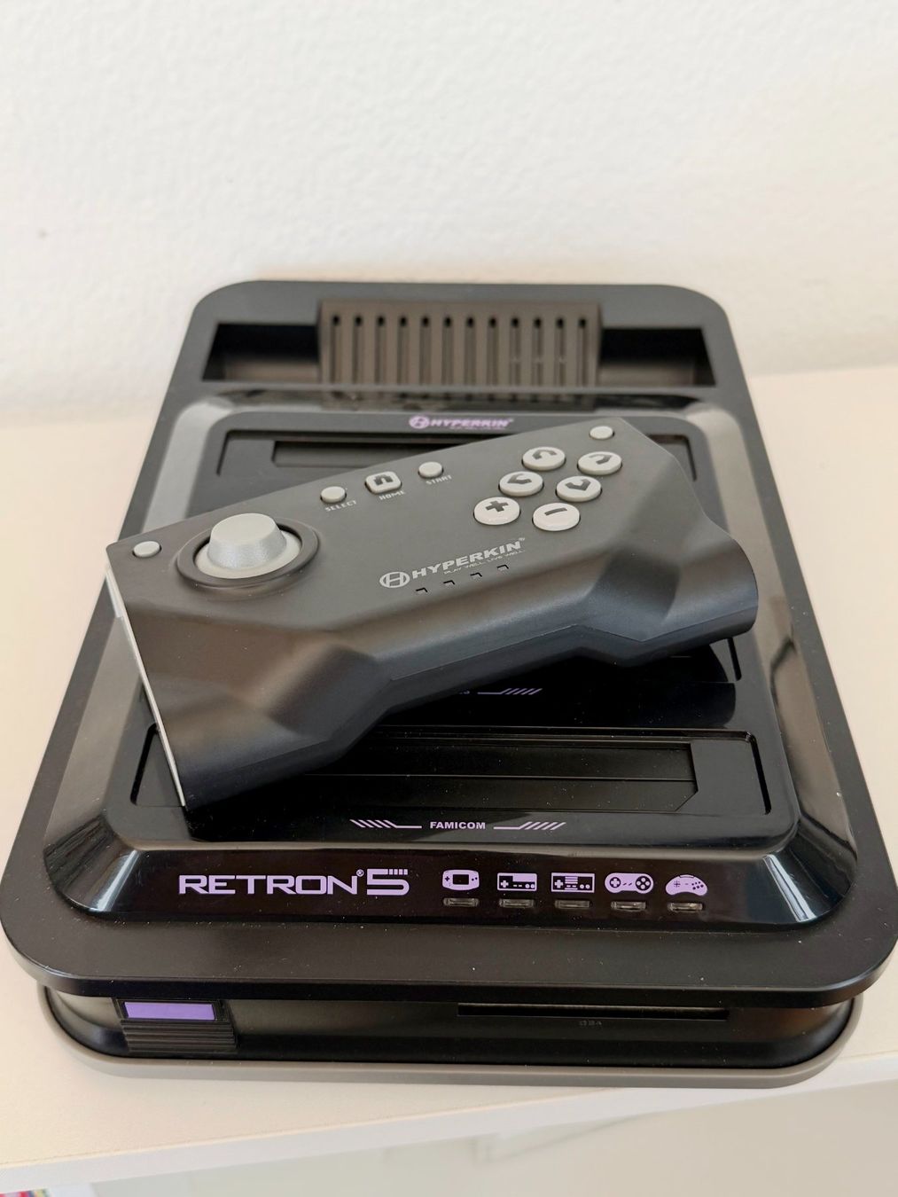 Consoles: Hyperkin RetroN 5 & Controller - Black – Neuf (Voir description) à Zürich par NerdLoot 1