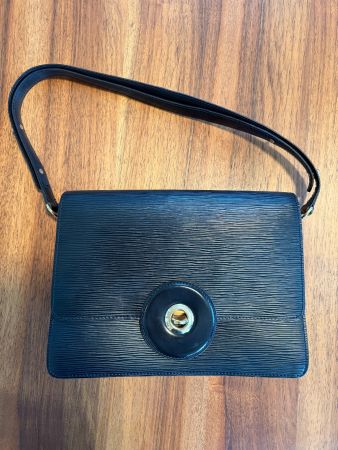Sac à bandoulière en cuir noir Louis Vuitton - excellent ...