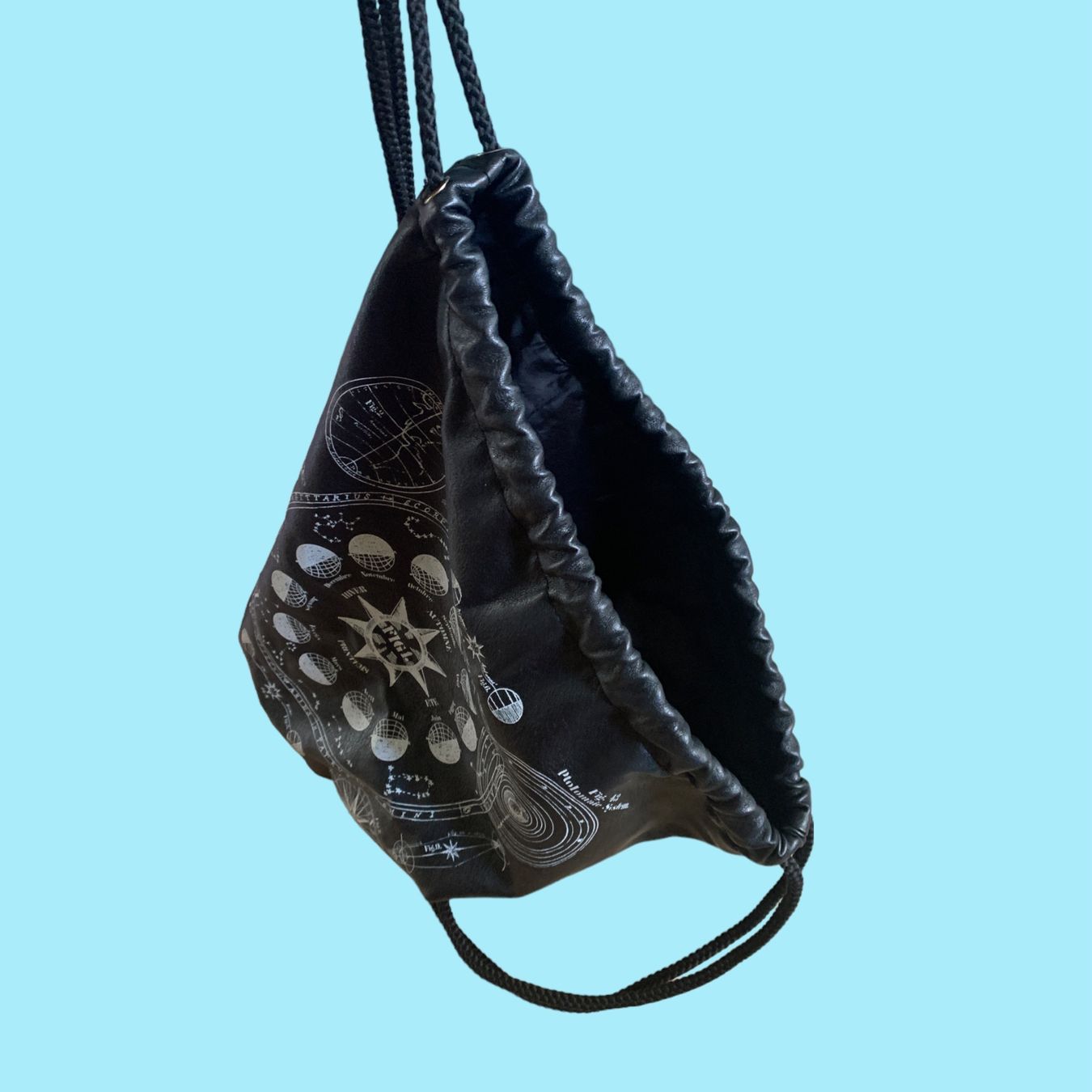 H&M Borse: Star themed faux leather drawstring bag – Usato da Basel venduto da demonbaby2222 2