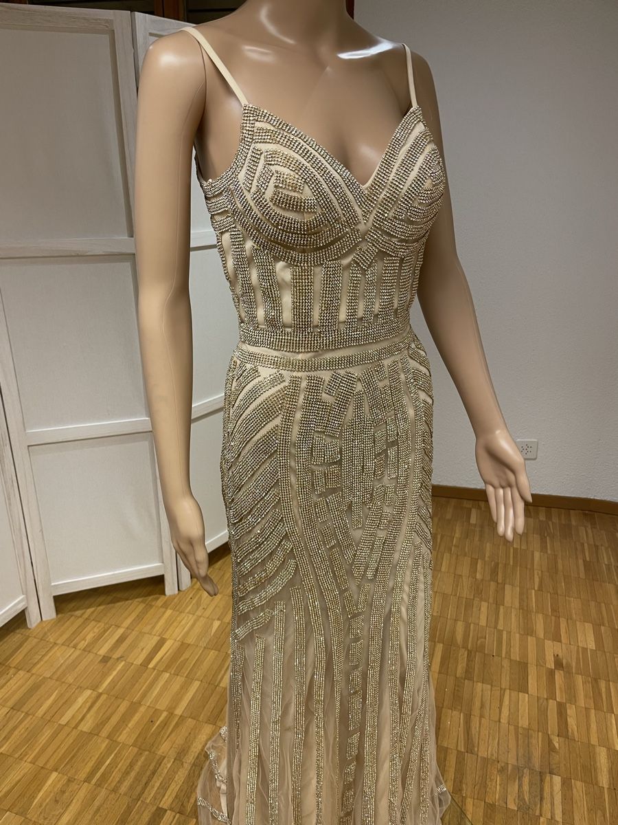 Robes: Abendkleid lang beige bestickt Grösse S neu – Neuf (Voir description) à Appenzell par mir_rqn6 5
