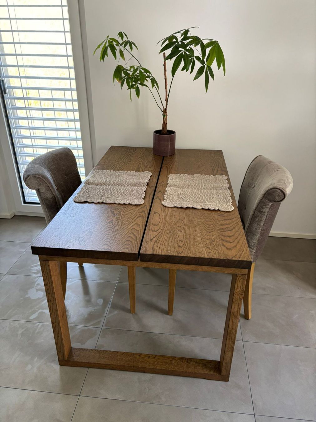 Ikea Tables: Holztisch, Eichenfurnier braun – D'occasion à Roveredo GR par Free-spirited 2
