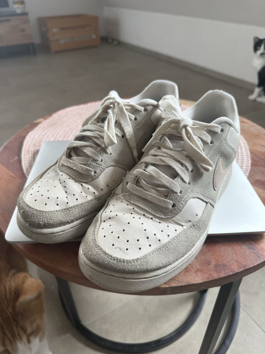 Nike Chaussures femmes: Nike Schuhe beige Grösse 40 – D'occasion à Hüttwilen par sar_8gj7