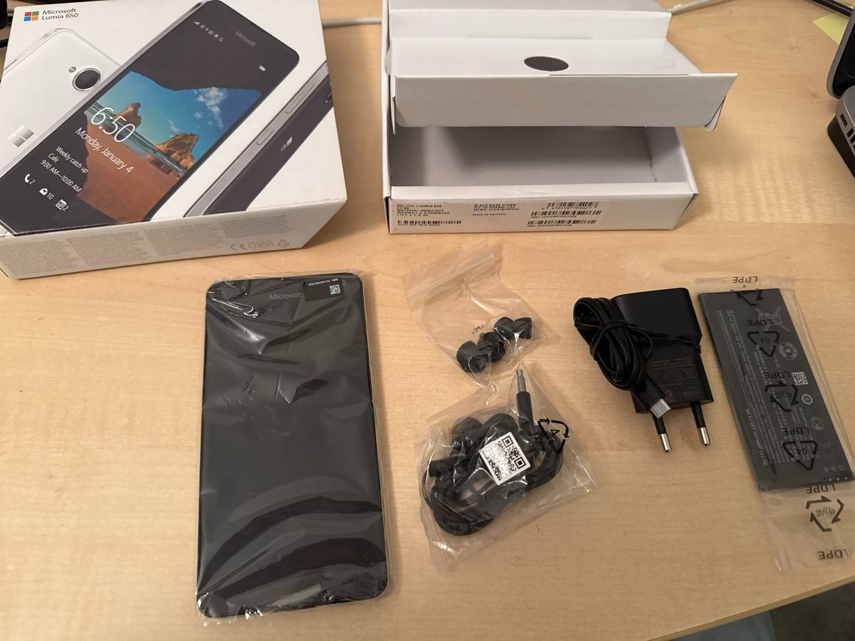 Microsoft Telefoni cellulari / Smartphones: Lumia 650 Microsoft letzte Model 4G – Usato da Arisdorf venduto da comestibles
