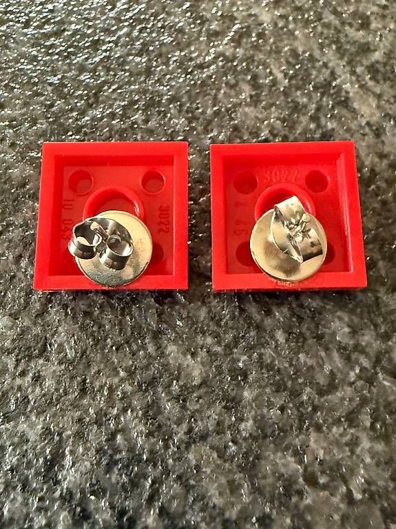 Orecchini pendenti & Orecchini a lobo: Original LEGO 2x2 Quadrat Ohr Ohrstecker rot – Nuovo e nell'imballaggio originale da Muttenz venduto da Fantom03 1