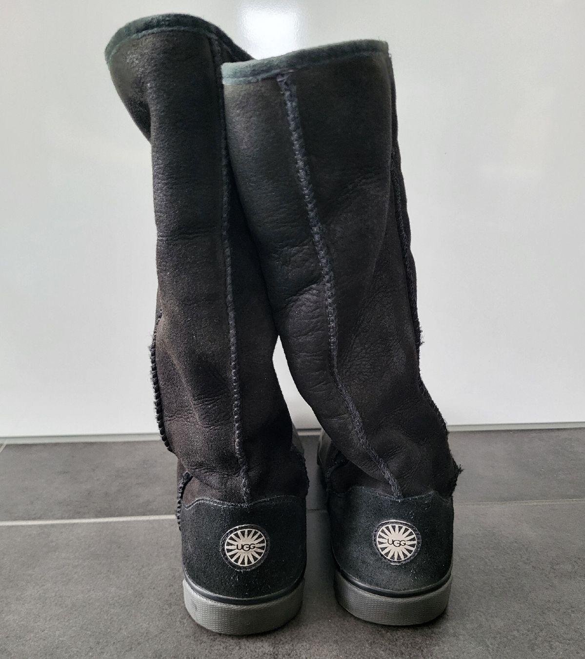 Ugg Scarpe da donna: UGG Winterstiefel Gr37 schwarz – Usato da Richterswil venduto da adora88 2