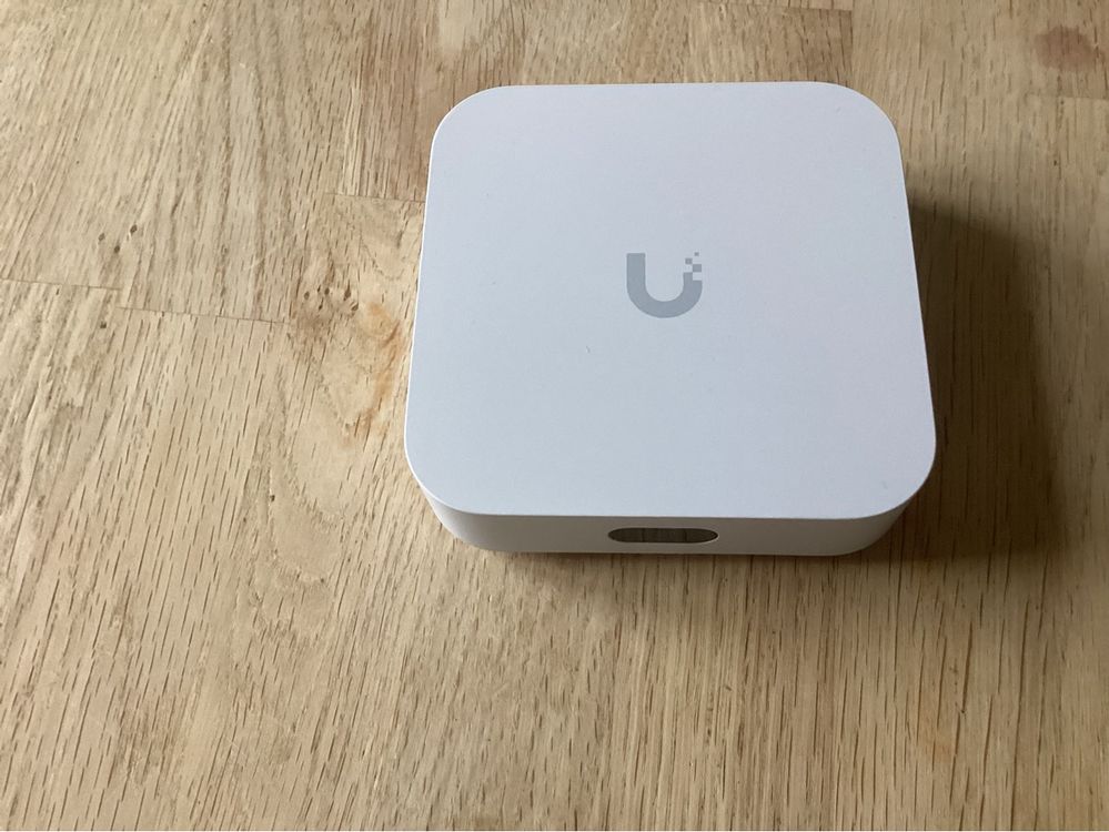 Ubiquiti Unify Express Router (Neu (gemäss Beschreibung)) in Birsfelden ...