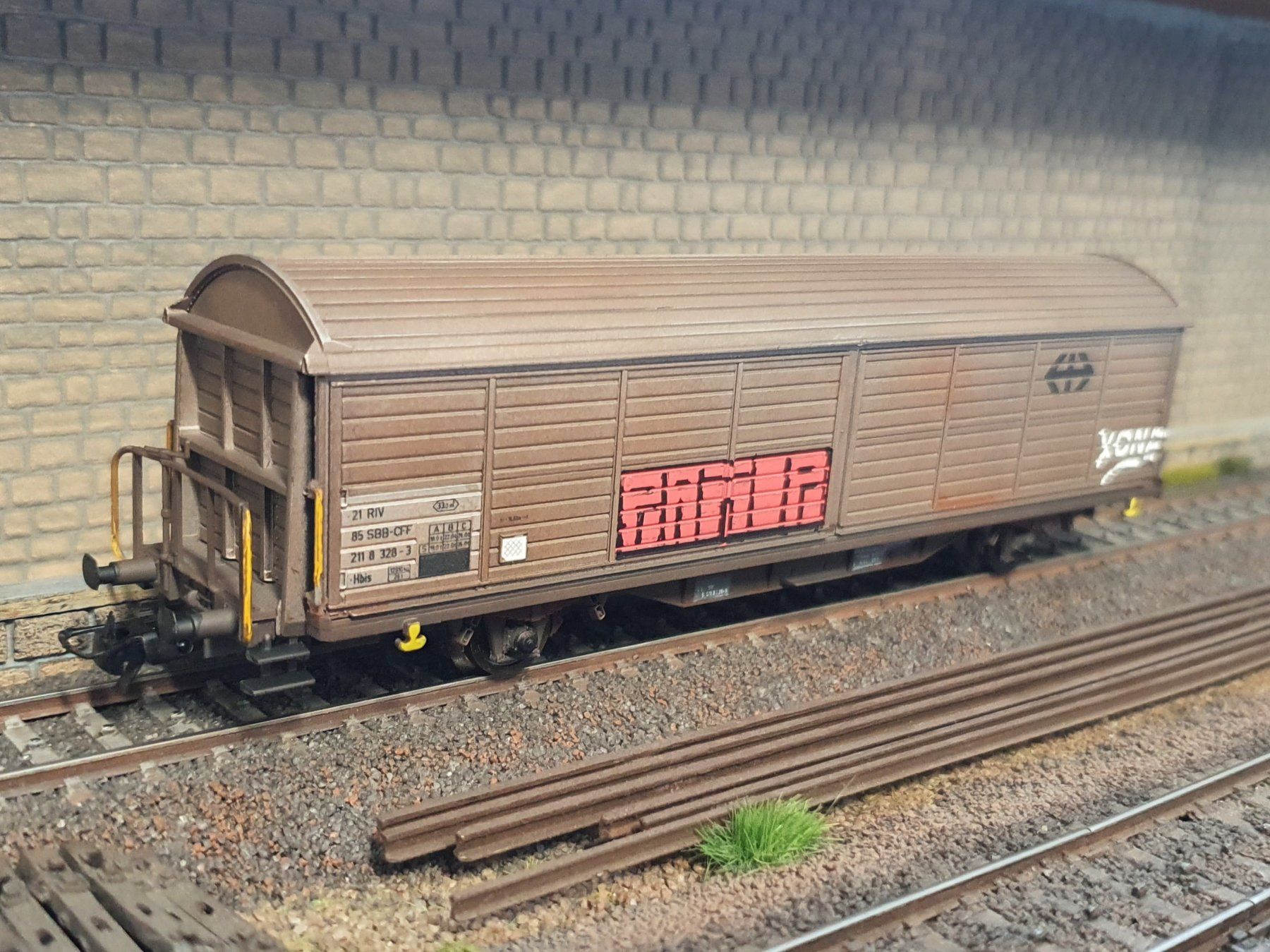 Roco Modellini di ferrovie: WAGON HBIS, SBB-CFF, ROCO 4341, PATINE + GRAFFITIS – Usato da Loveresse venduto da FIFILOULOU 3