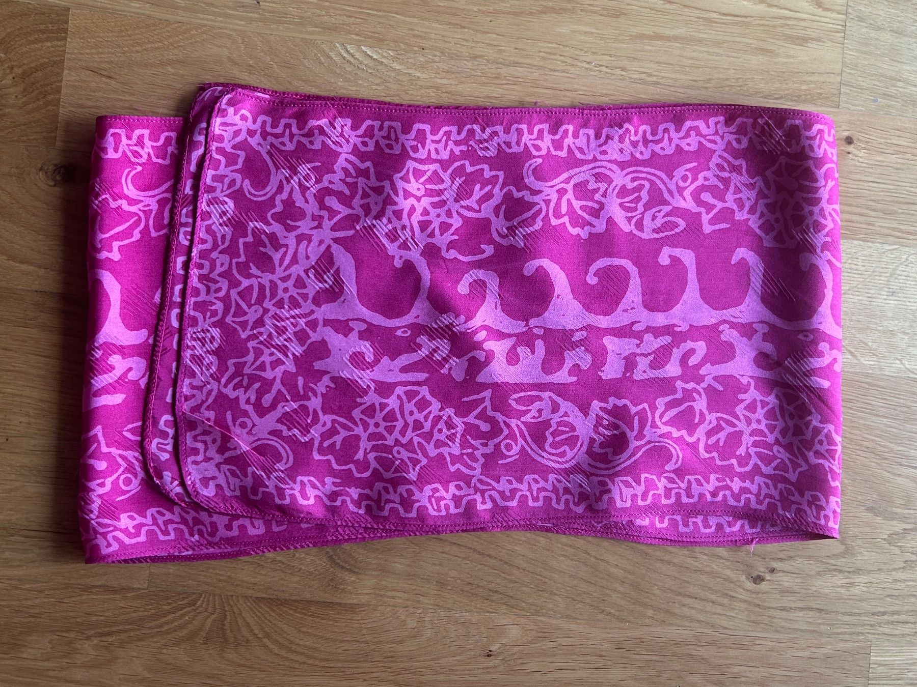 Foulard & Sciarpe: pink/rosa schmaler Batikschal – Usato da Zürich venduto da silbe4
