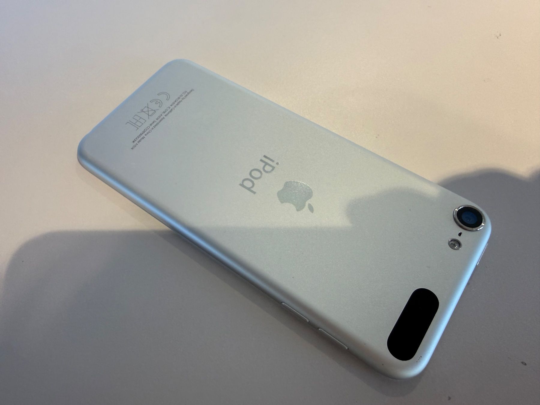 Apple Tragbarer Mediaplayer: iPod touch 6G 32GB silber – Neu (gemäss Beschreibung) aus Siebnen von icrservicesolutions 2
