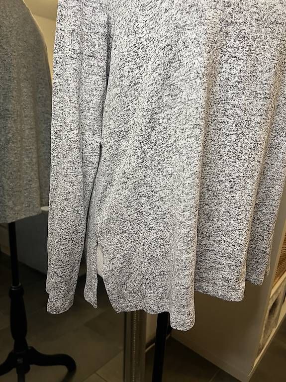 Maglioni & Felpe: Graumelierter Pullover Größe L-XL – Usato da Urdorf venduto da Marybyii 3