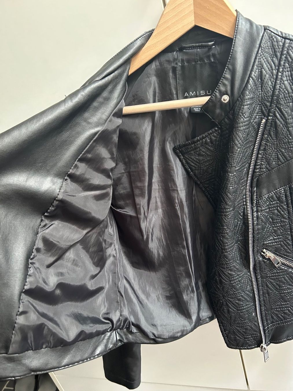 Jacken: Kunstleder Jacke schwarz – Neu (gemäss Beschreibung) aus Frauenfeld von isa_9cy7 6