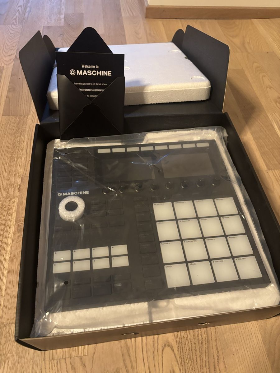 Native Instruments Instruments de musique: Native Instruments Maschine MK3 – D'occasion à Horw par akau5225 1