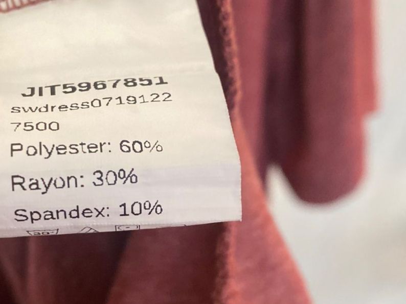 Shein Kleider: Kleid bordeaux Gr. 48 - 50 – Gebraucht aus Pratteln von a23_j2gs 8