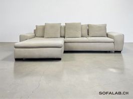 Beiges Ecksofa mit Bettfunktion und Stauraum