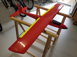 Roter Elektroflitzer inkl. BL-Antriebsset und Servos