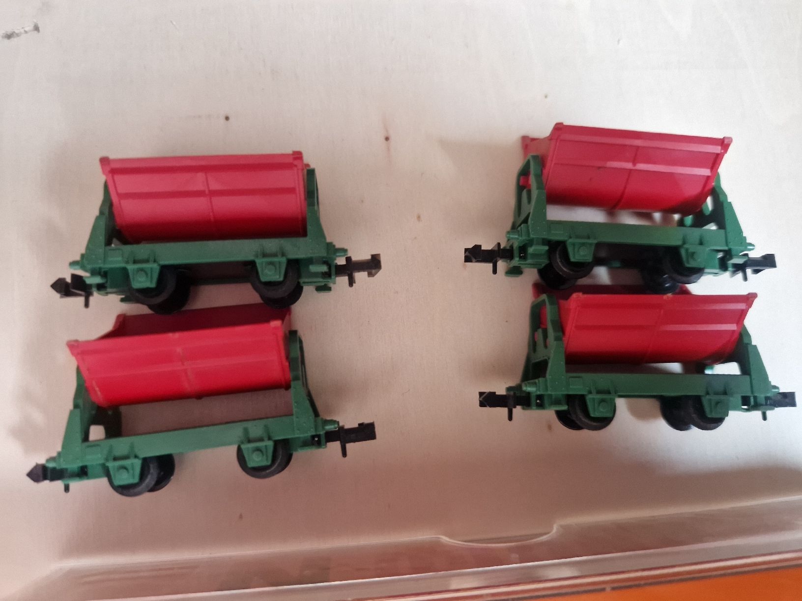 Arnold Modelleisenbahnen: 18 wagons marchandises  – Gebraucht aus Neuchâtel von allen07 2
